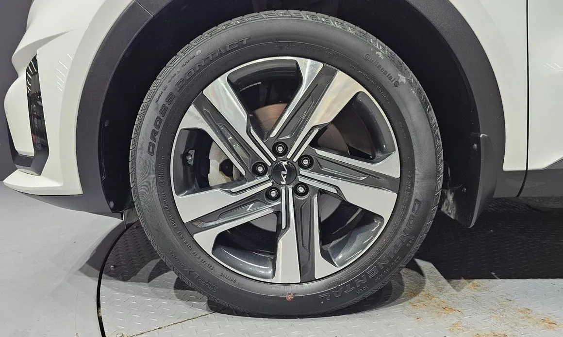 Kia Sorento — фото 8