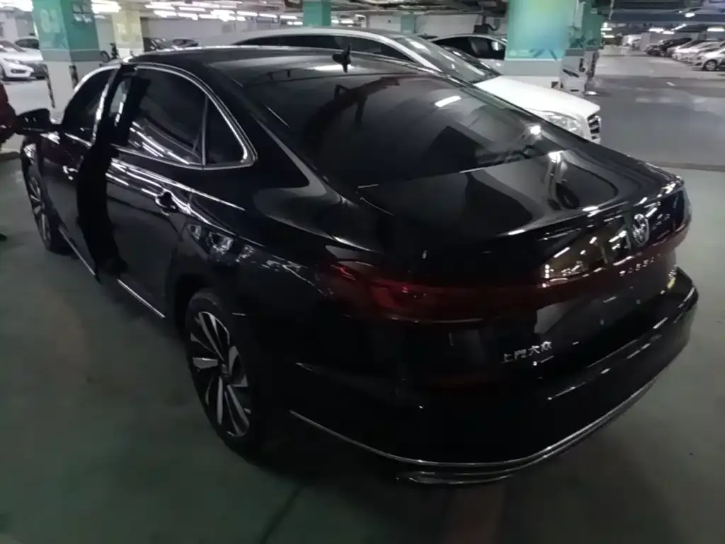 Volkswagen Passat — фото 10