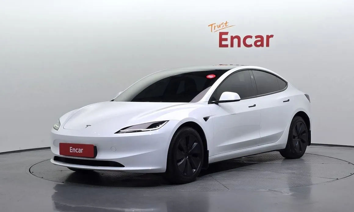 Tesla Model 3 — фото 1