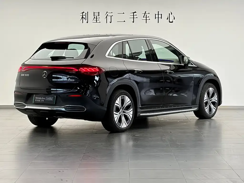 Mercedes-Benz EQE SUV — фото 7