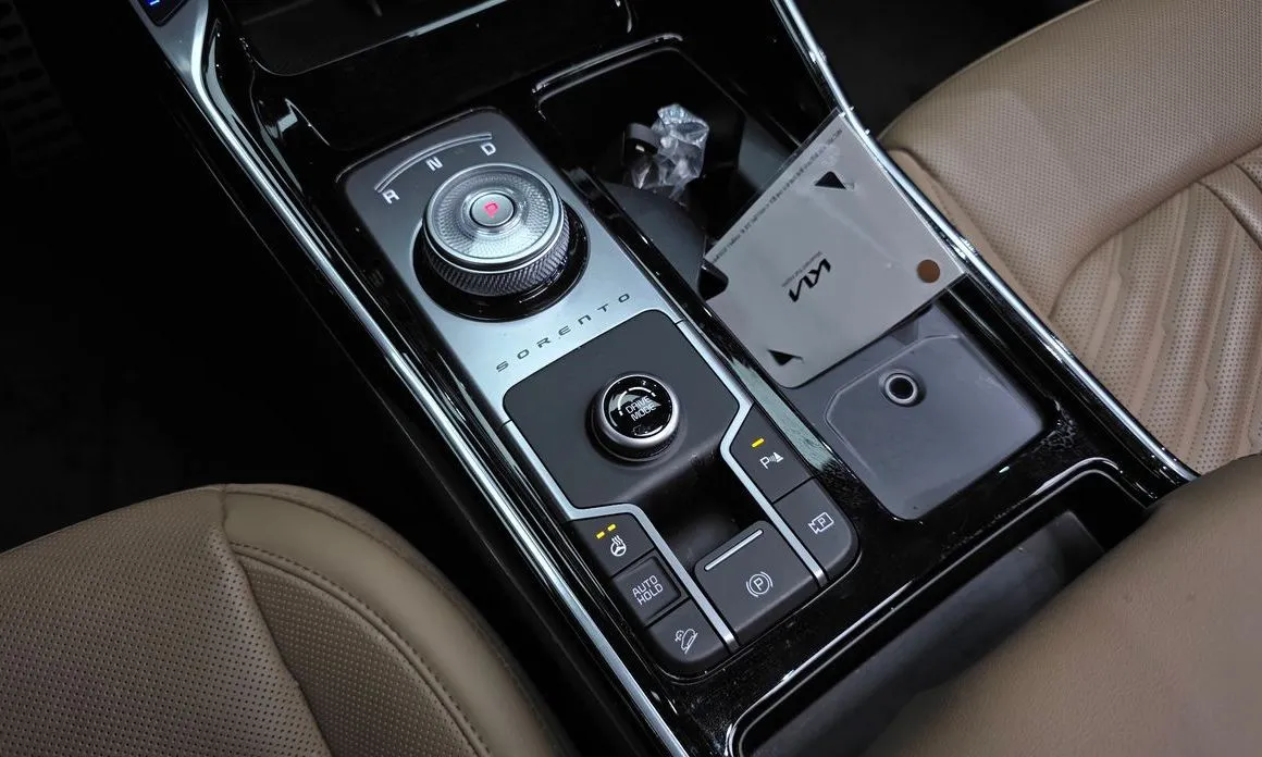 Kia Sorento — фото 7