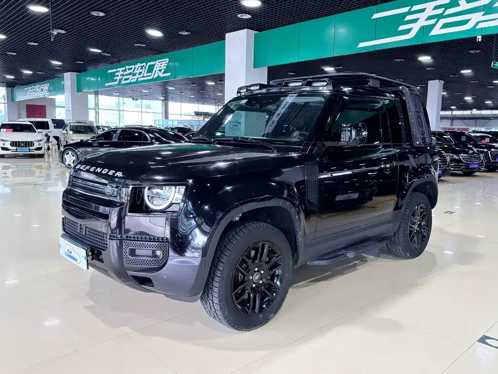 Land Rover Defender — фото 1