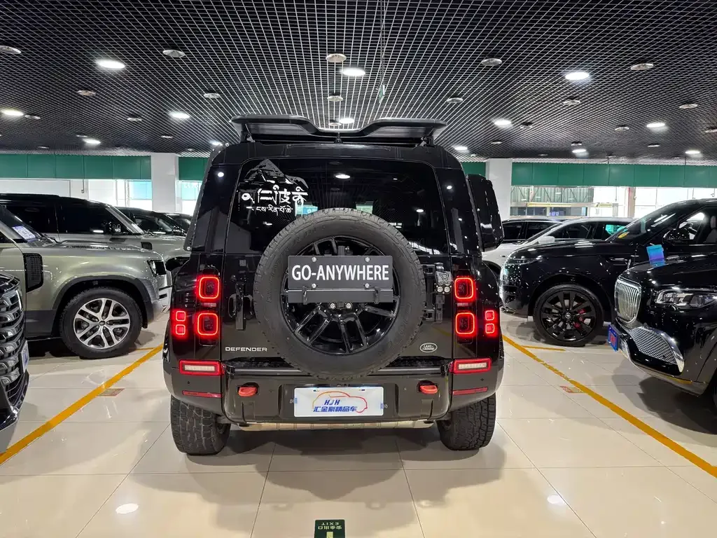 Land Rover Defender — фото 10