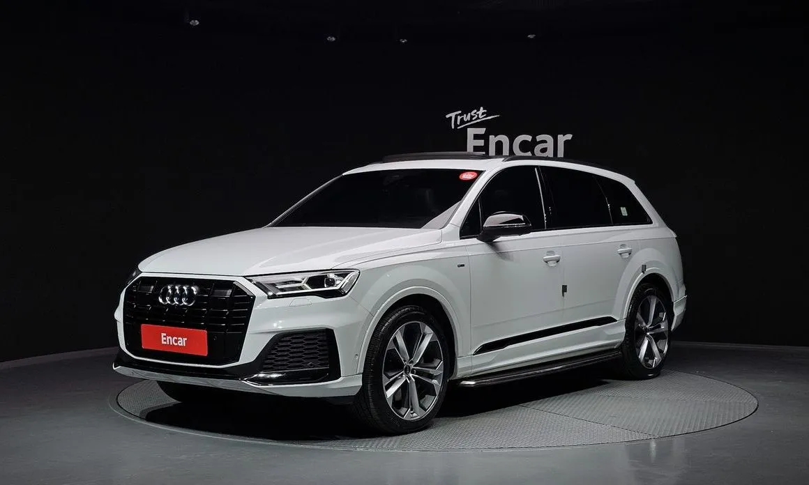 Audi Q7 — фото 1