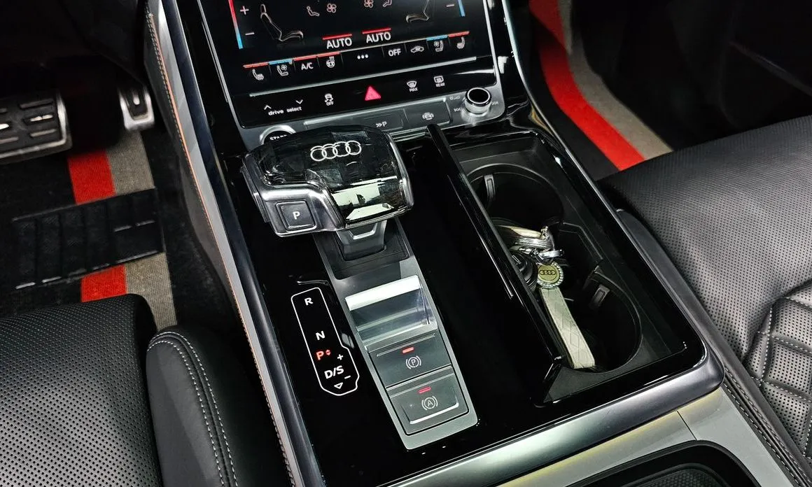 Audi Q7 — фото 10