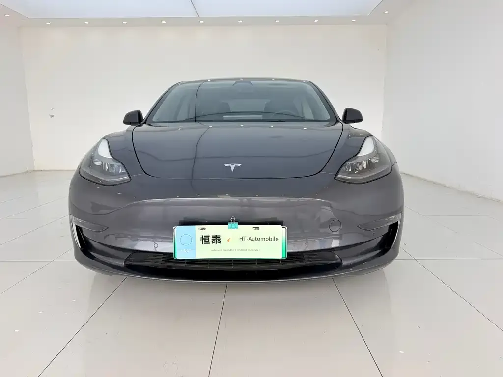 Tesla Model 3 — фото 9