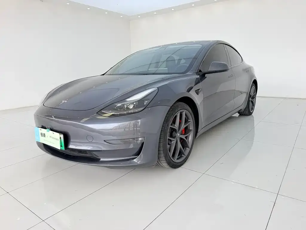 Tesla Model 3 — фото 2