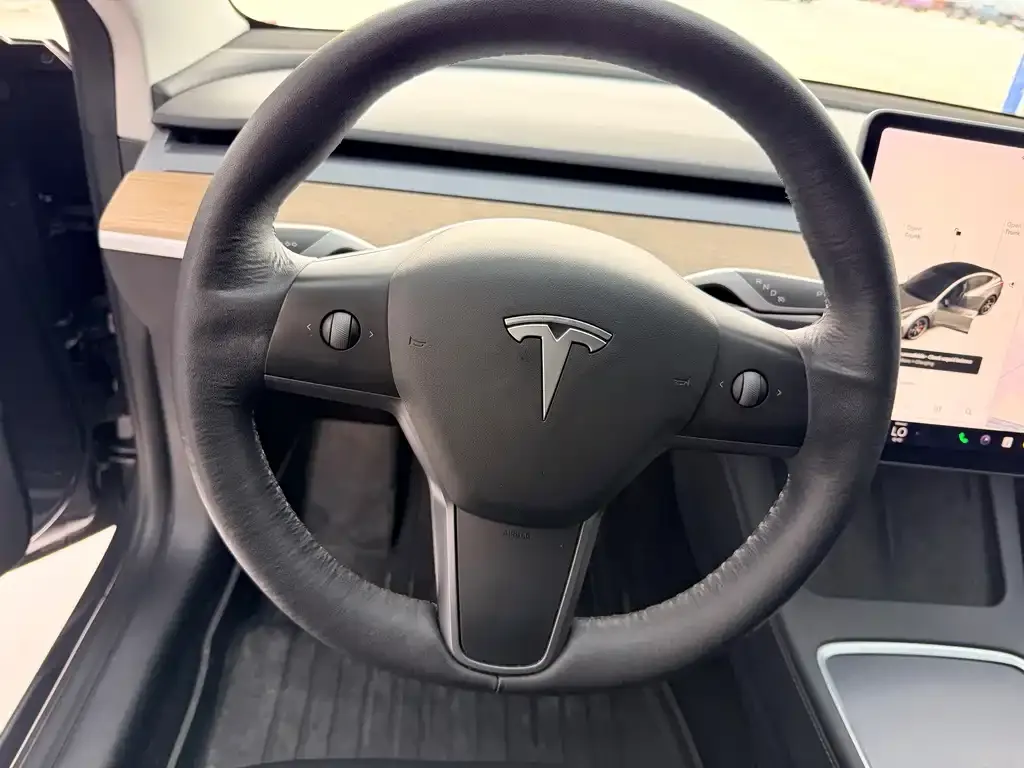 Tesla Model 3 — фото 7
