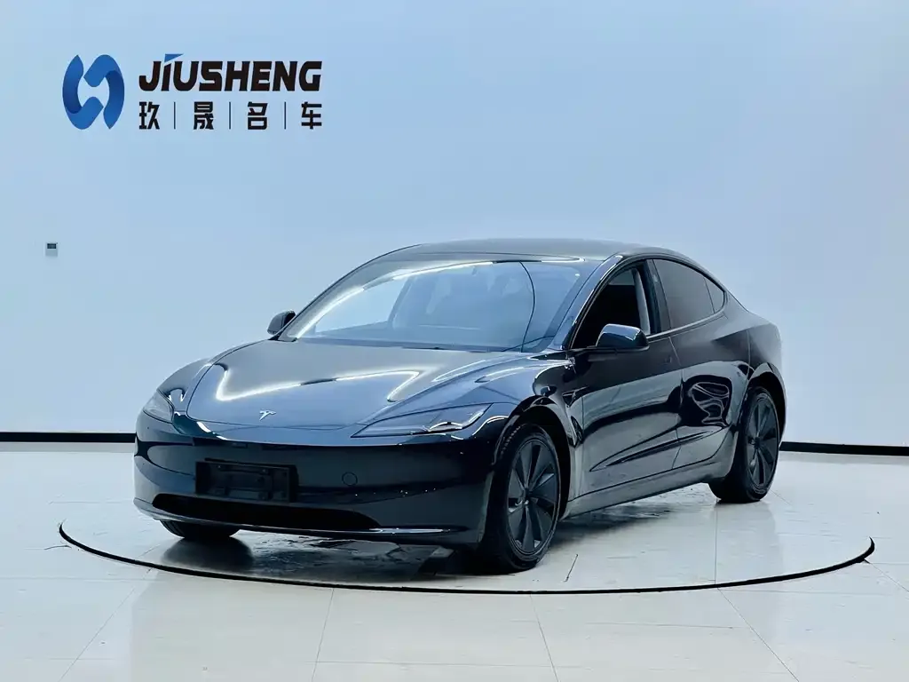 Tesla Model 3 — фото 1