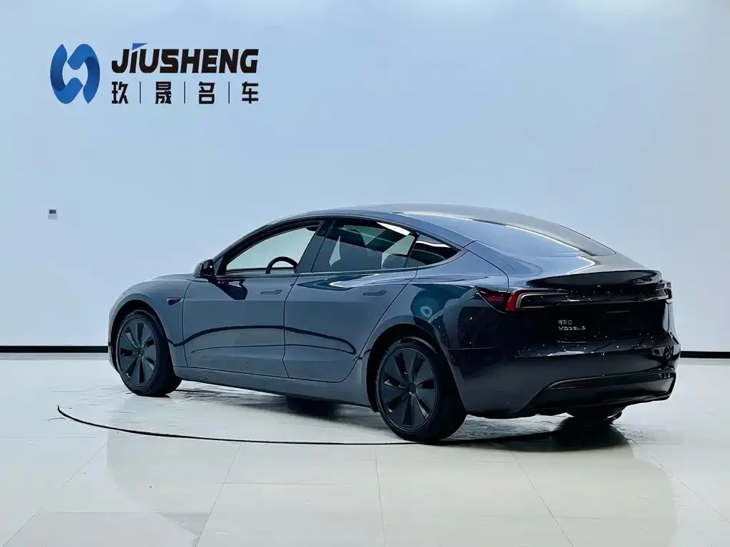 Tesla Model 3 — фото 4