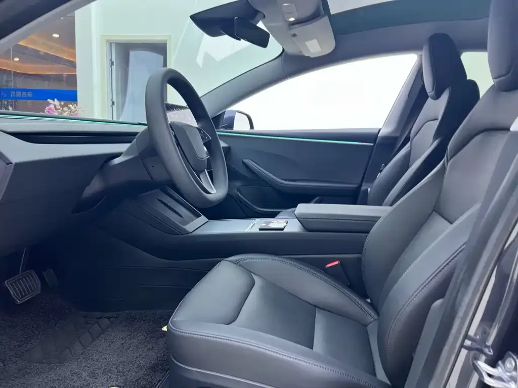 Tesla Model 3 — фото 7