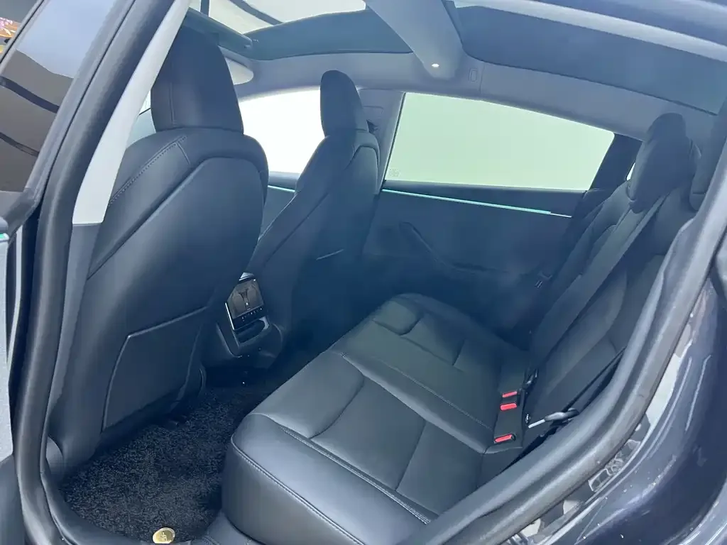 Tesla Model 3 — фото 10