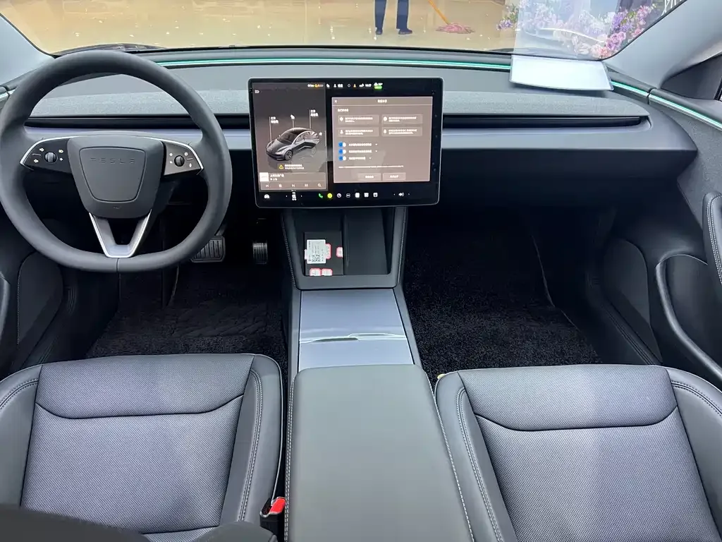 Tesla Model 3 — фото 8