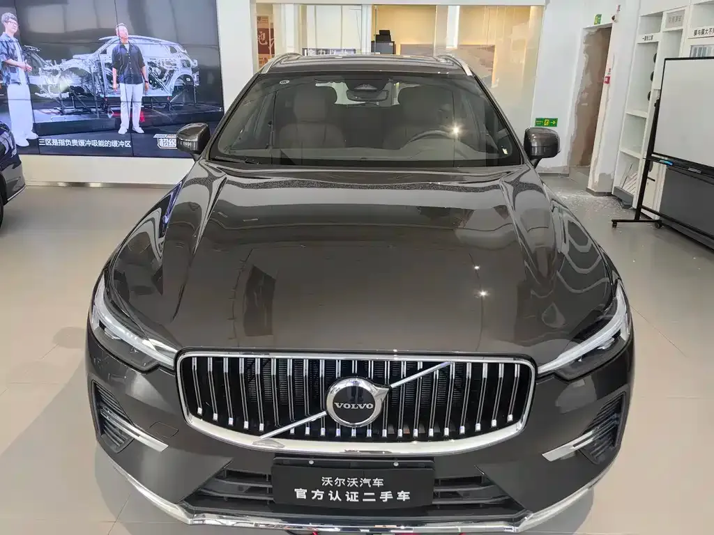 Volvo XC60 — фото 10