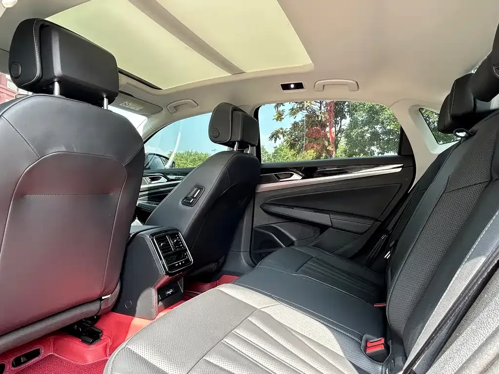 Volkswagen Passat — фото 6