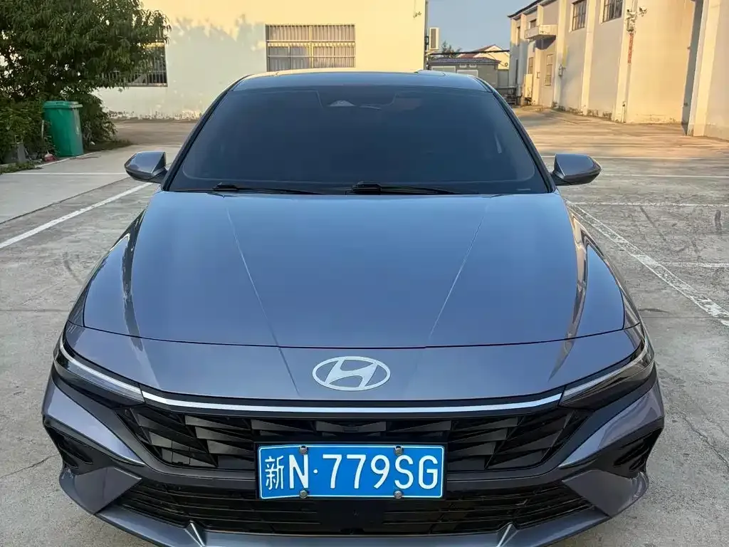 Hyundai Elantra — фото 2