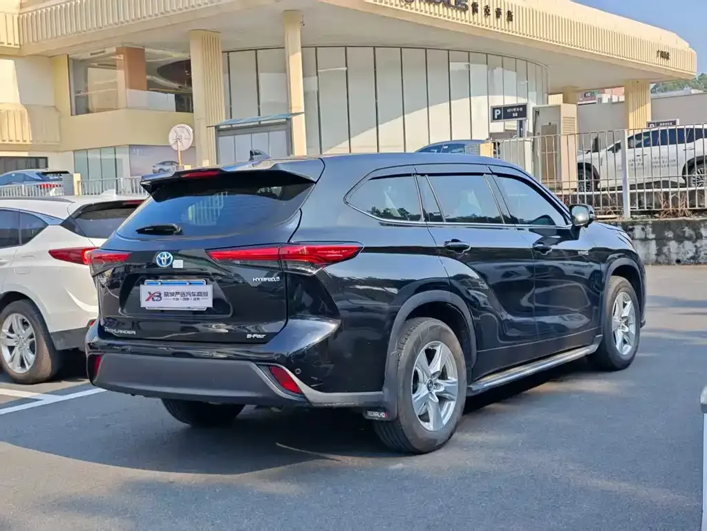 Toyota Highlander — фото 2