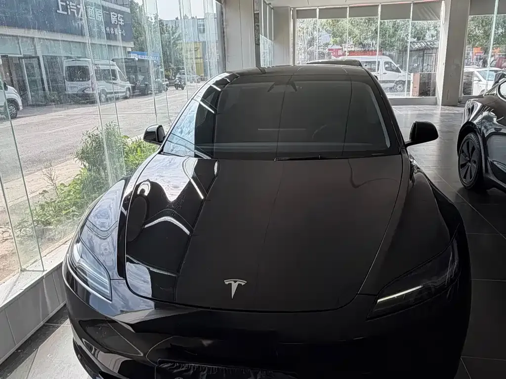 Tesla Model 3 — фото 5