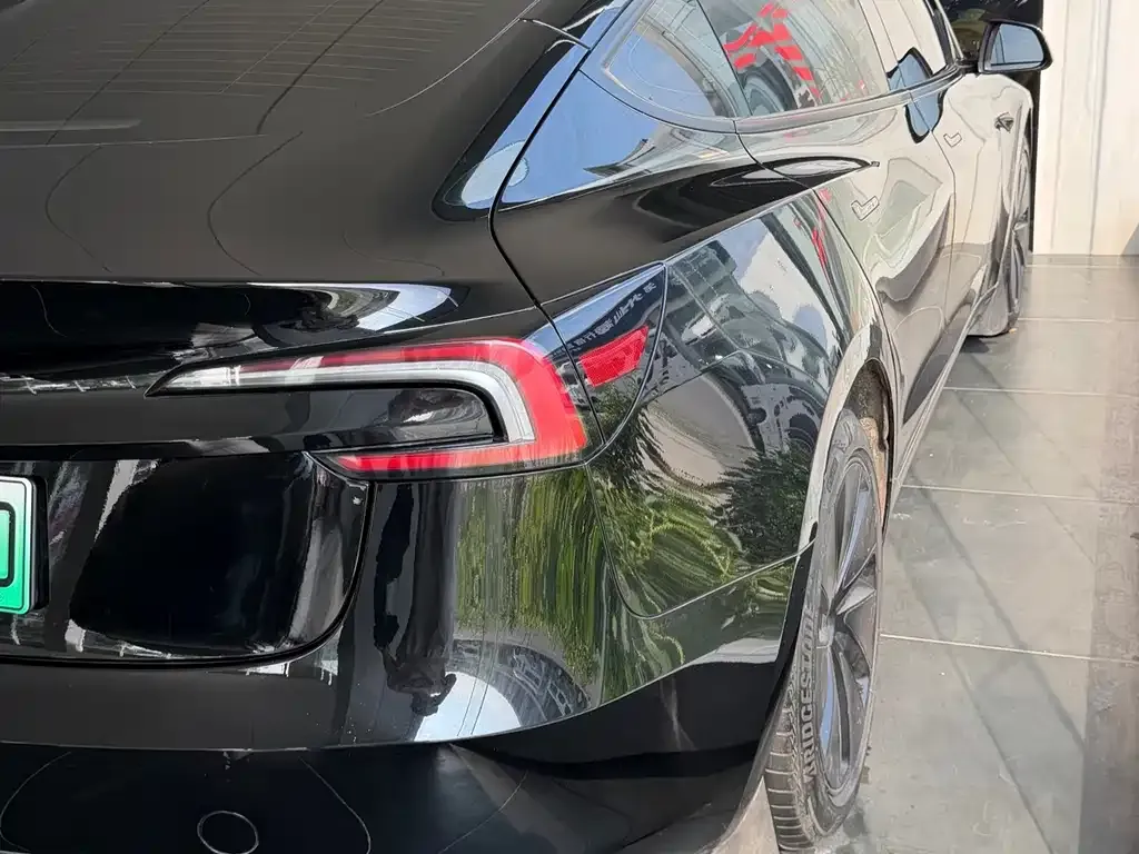 Tesla Model 3 — фото 2