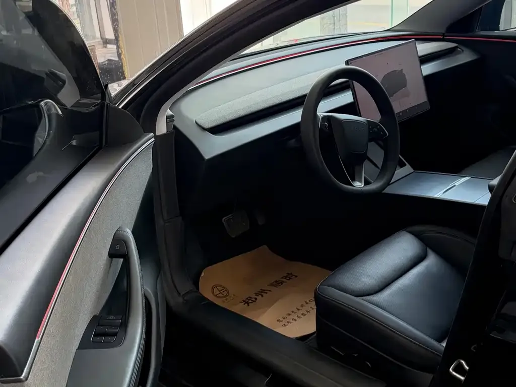 Tesla Model 3 — фото 4