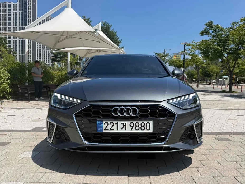 Audi A4 — фото 2