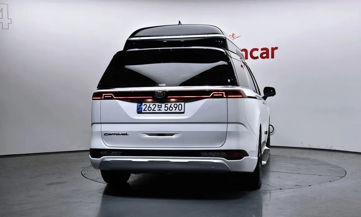 Kia Carnival — фото 5