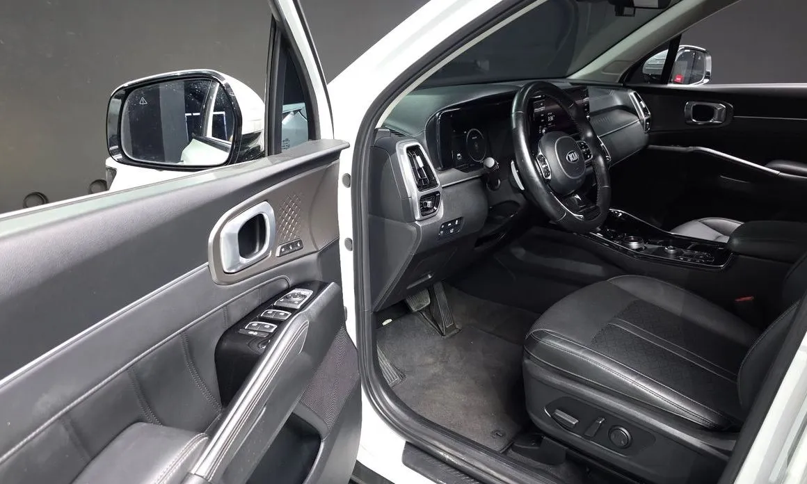 Kia Sorento — фото 8