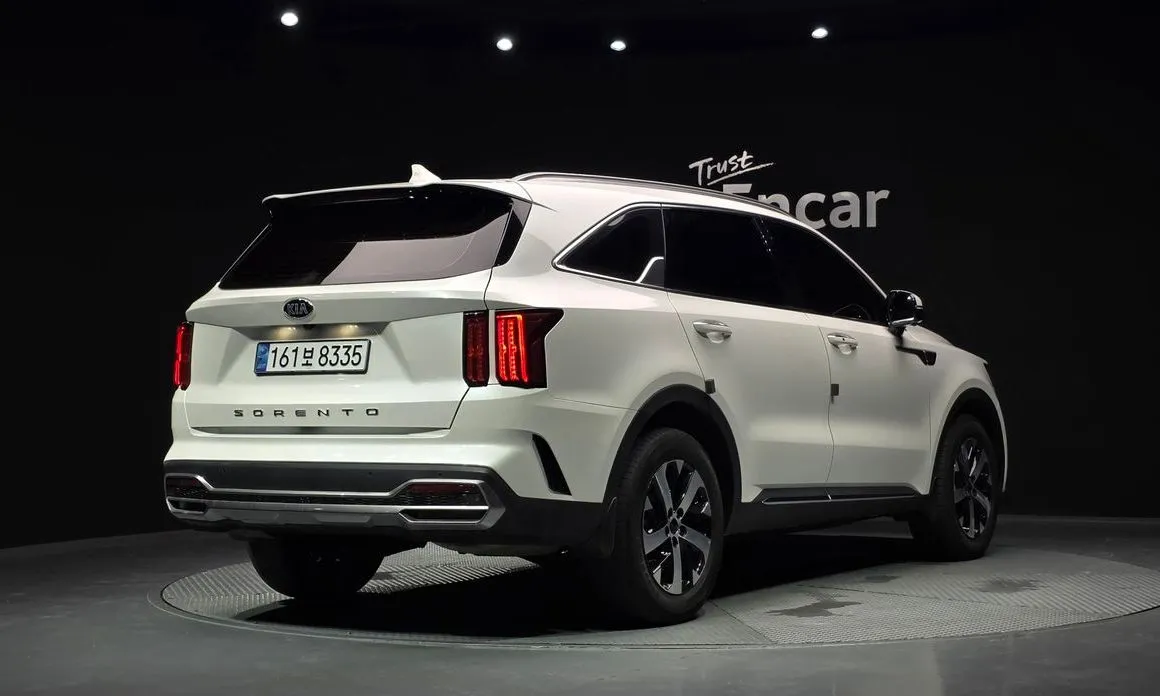 Kia Sorento — фото 6