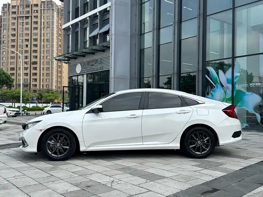 Honda Civic — фото 5
