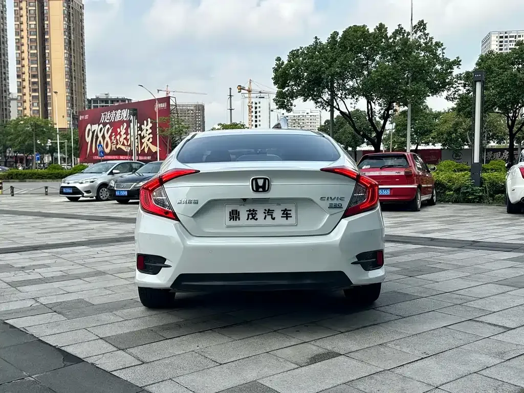 Honda Civic — фото 6