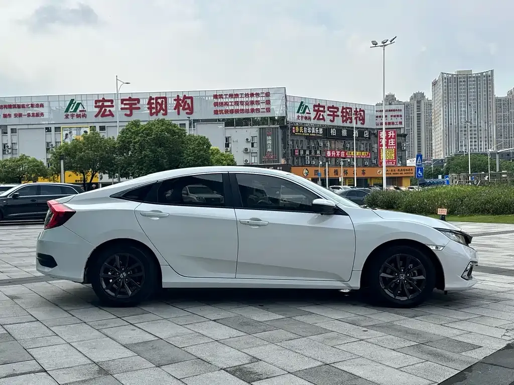 Honda Civic — фото 10