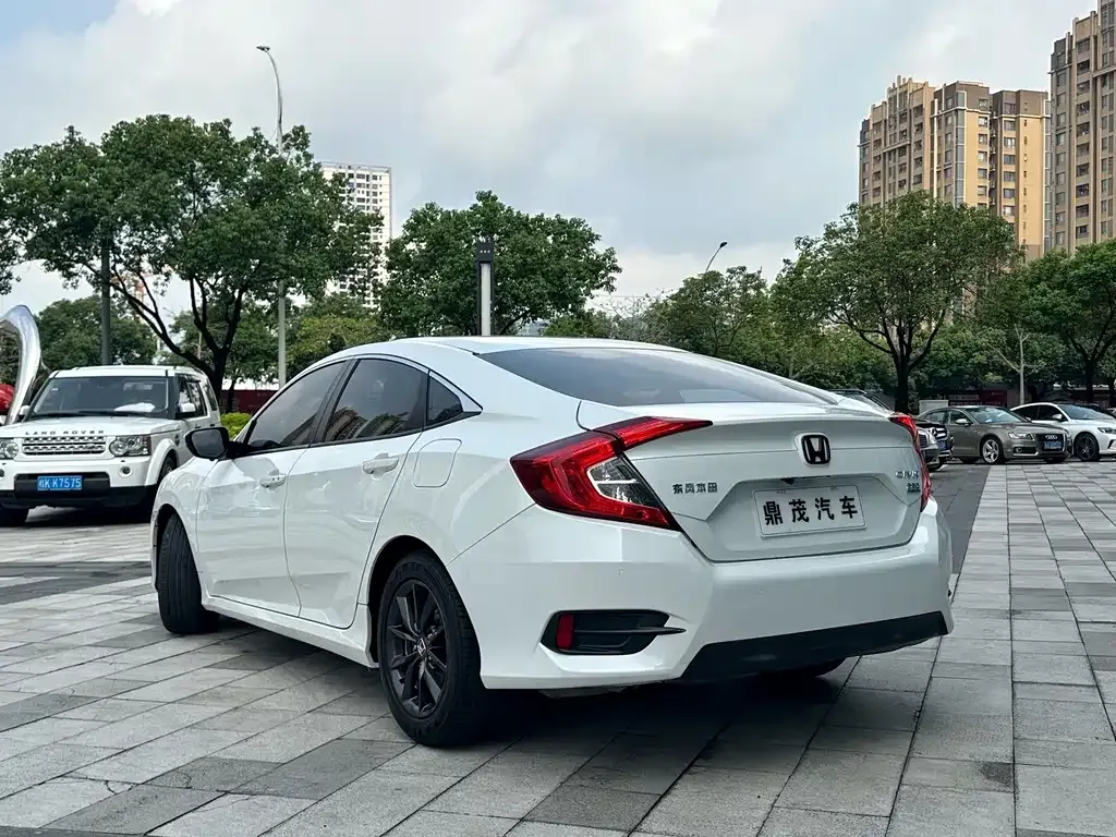 Honda Civic — фото 7