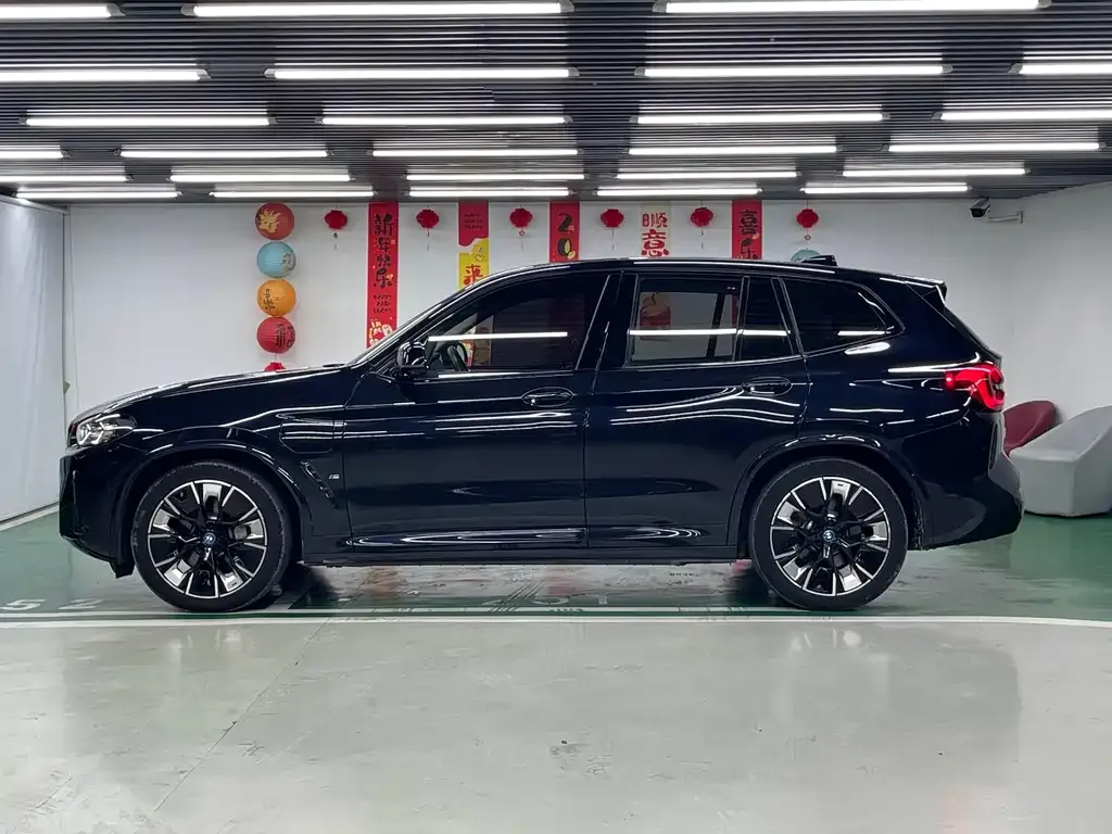 BMW iX3 — фото 2