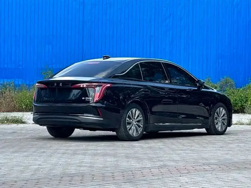 Hongqi E-QM5 — фото 10