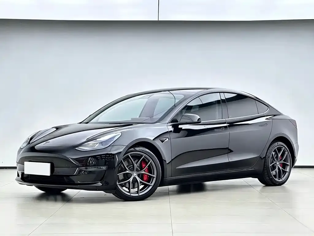 Tesla Model 3 — фото 1