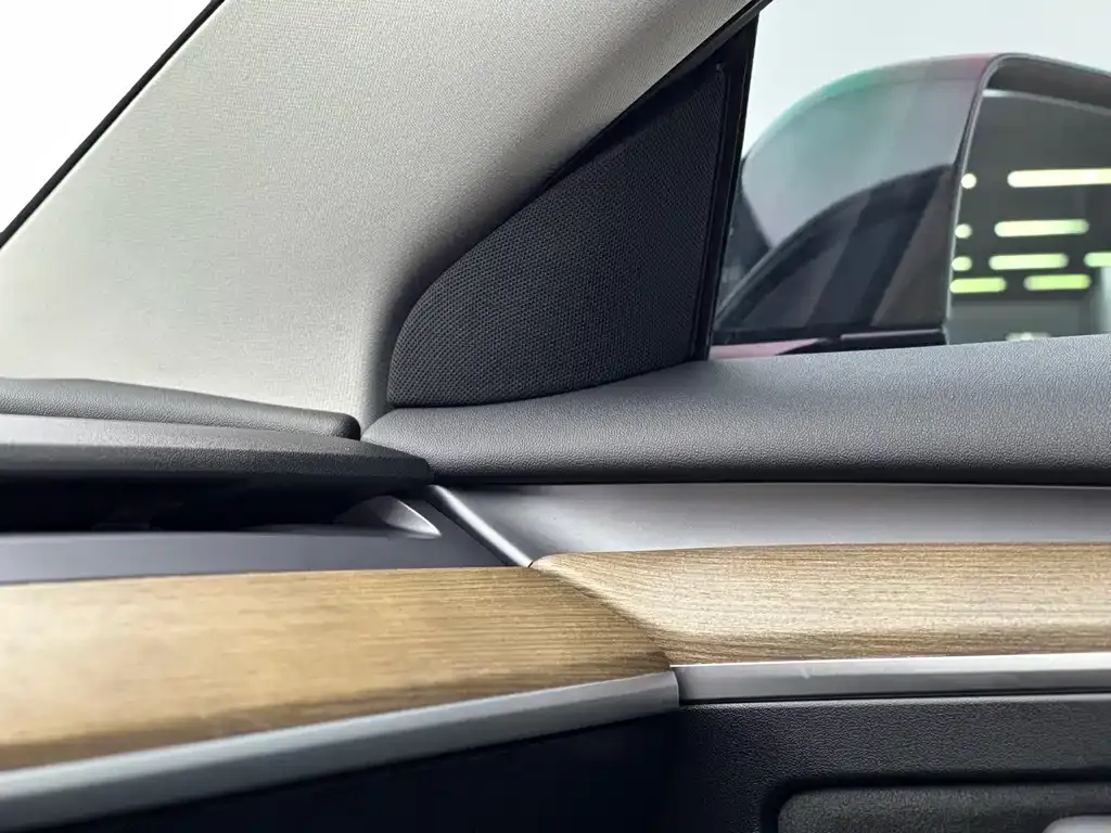 Tesla Model 3 — фото 10