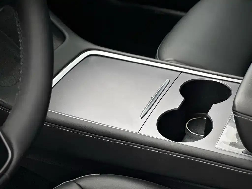 Tesla Model 3 — фото 2