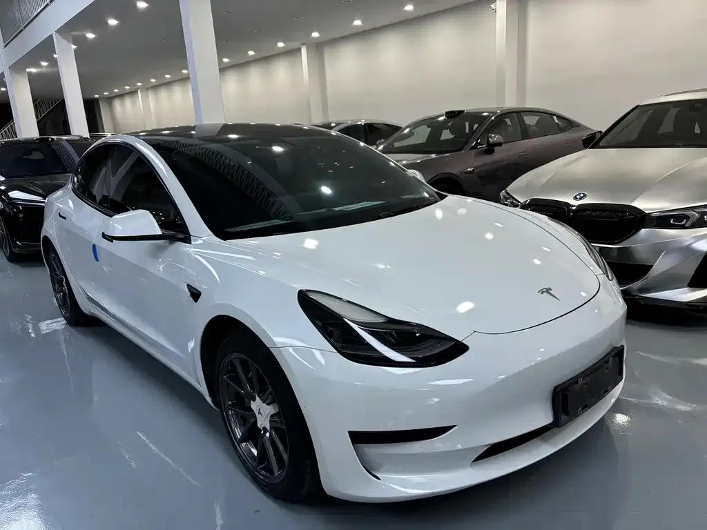 Tesla Model 3 — фото 4