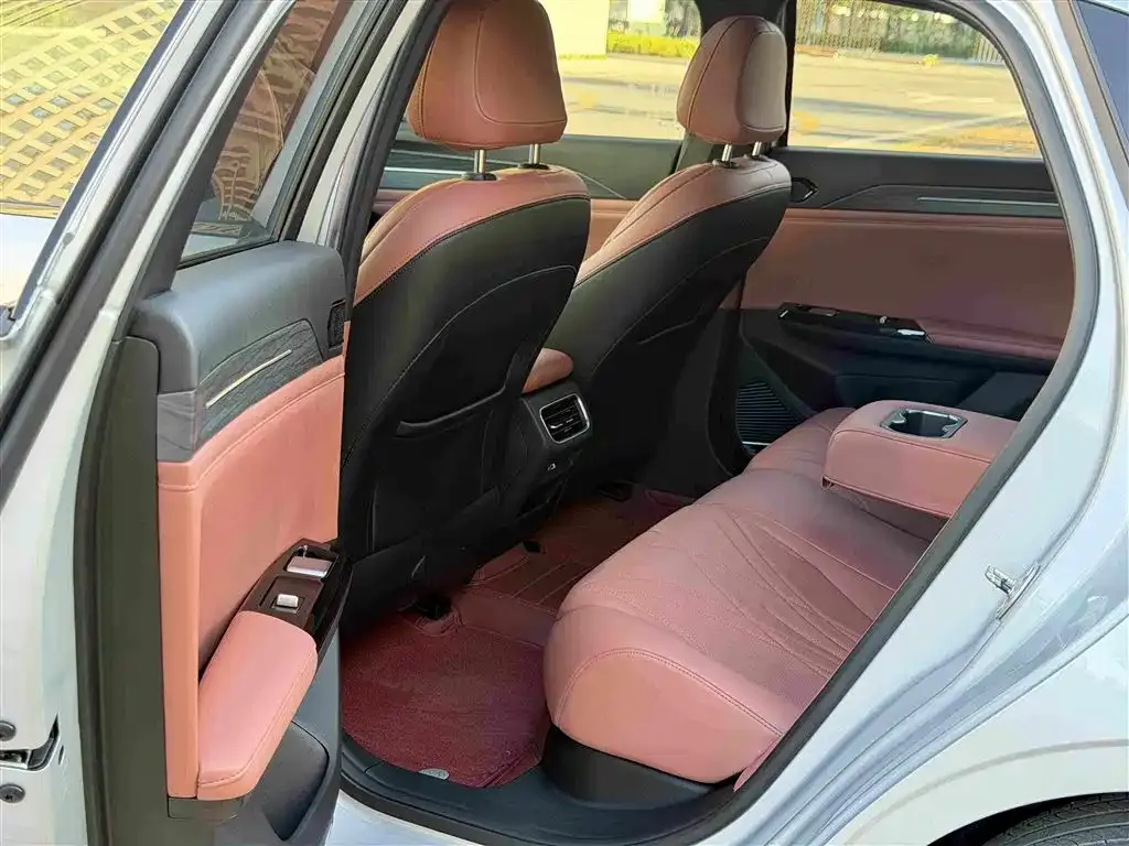 Geely Galaxy L6 — фото 10