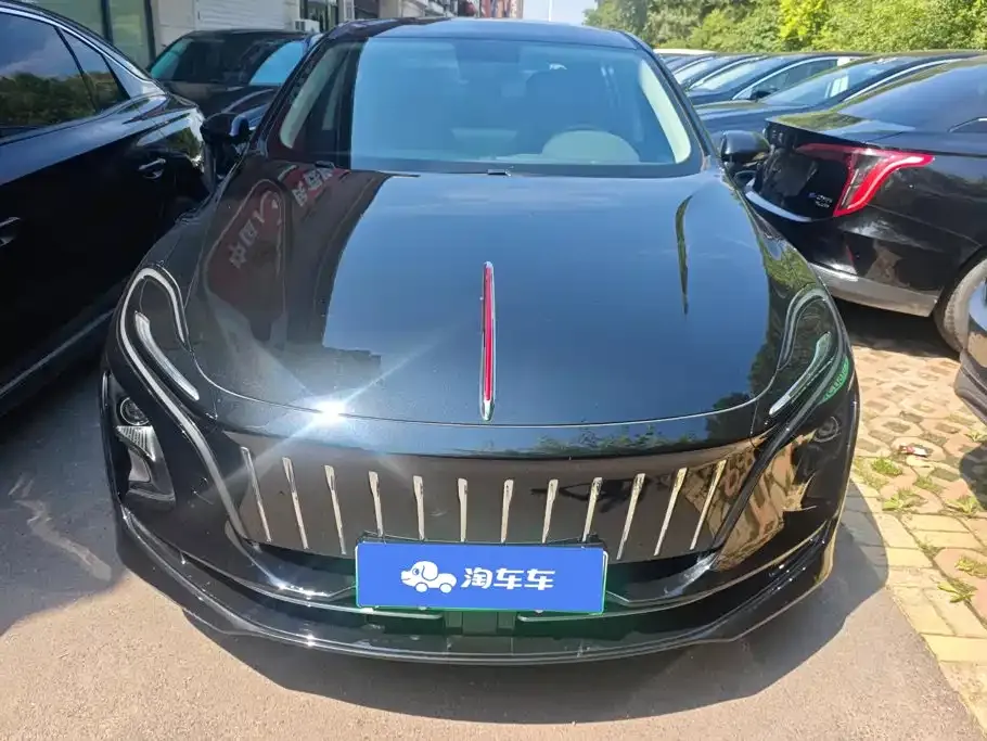 Hongqi E-QM5 — фото 4