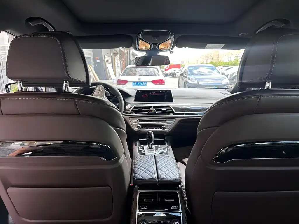 BMW 7 Series — фото 4