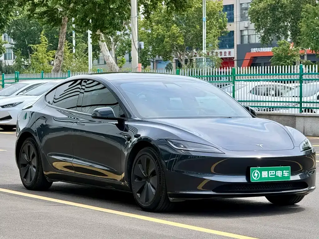 Tesla Model 3 — фото 10