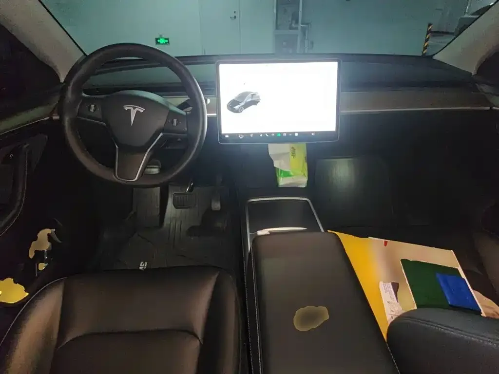 Tesla Model Y — фото 5