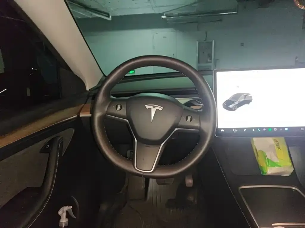 Tesla Model Y — фото 6