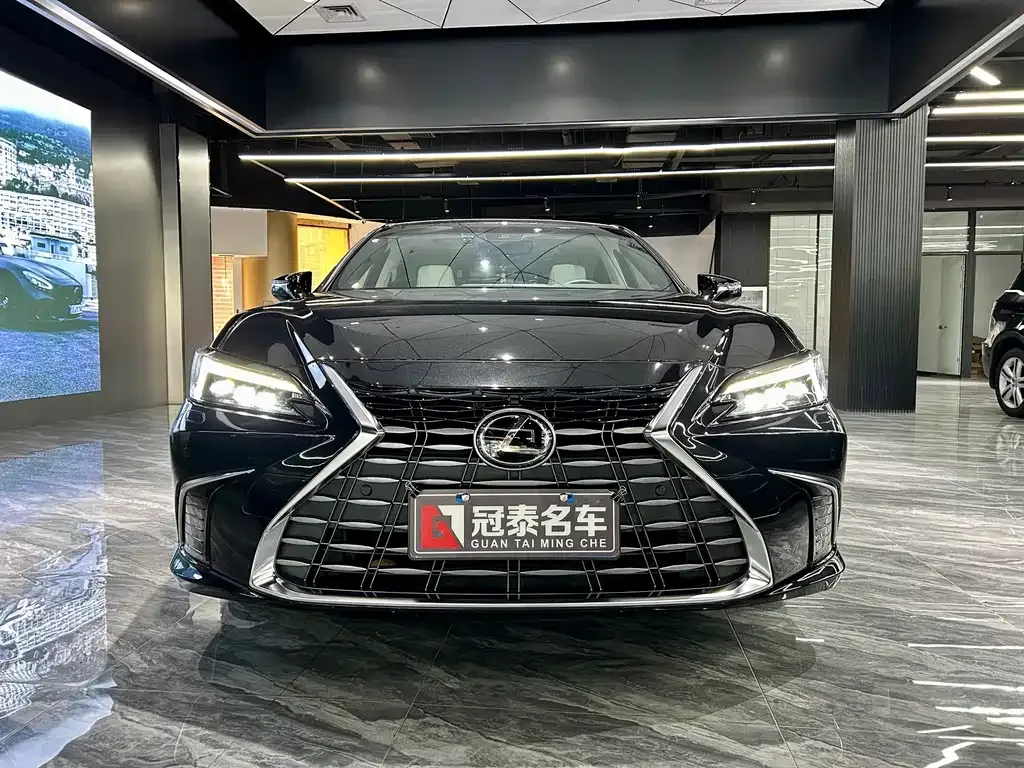 Lexus ES — фото 8