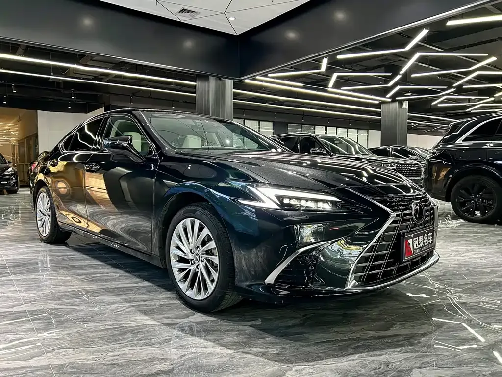 Lexus ES — фото 5