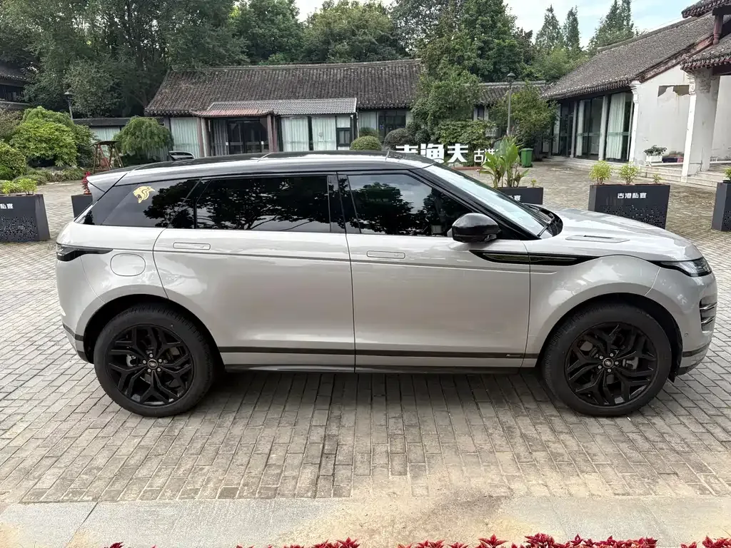 Land Rover Evoque PHEV — фото 10