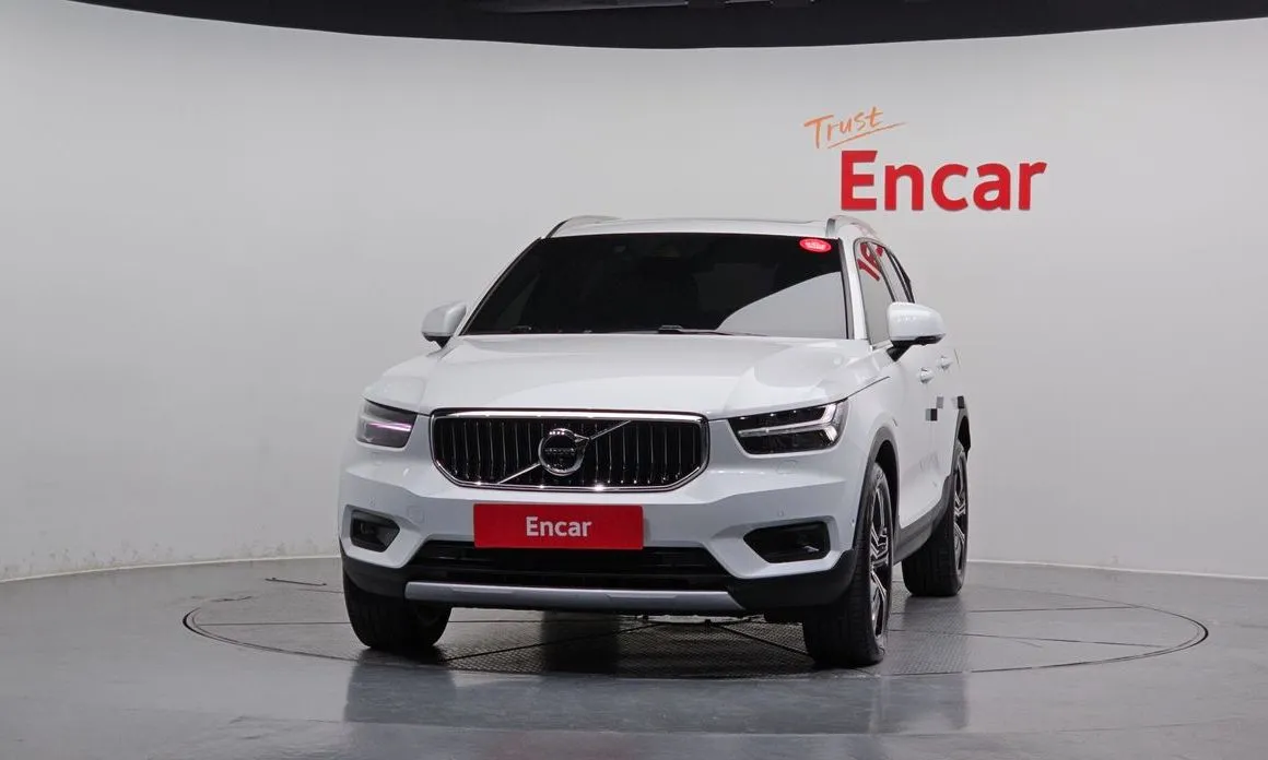 Volvo XC40 — фото 4