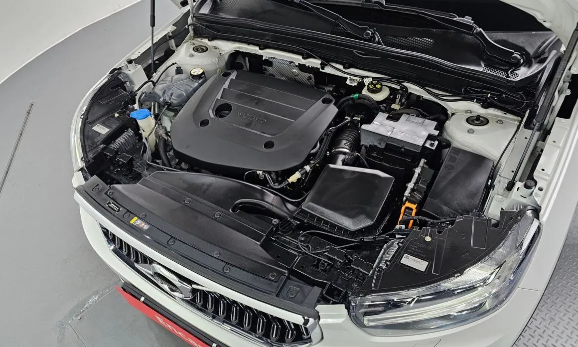 Volvo XC40 — фото 10