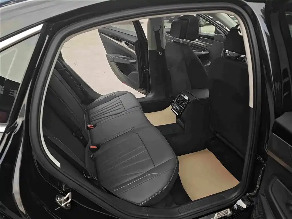 Volkswagen Passat — фото 5
